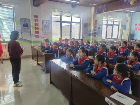 校园“小管家”，新学期“上岗”开会啦